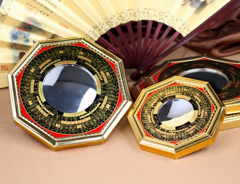 Treo gương bát quái đúng cách chiêu mộ may mắn