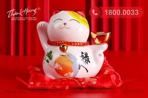 Mèo thần tài là một trong những món quà tân gia ý nghĩa